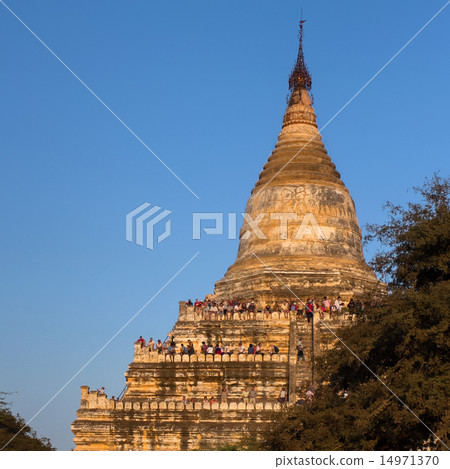 Sunset in Bagan, Myanmar 14971370
