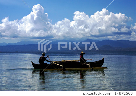 fishing in madagascar sea 14972566