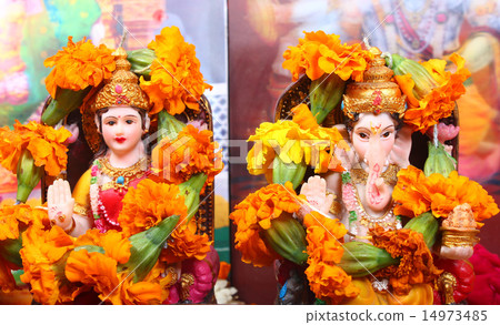 Goddess Lakshmi and Lord Ganesha 14973485