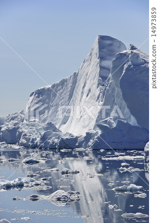 Huge iceberg in the Jacobshavn icefjord, Greenland Huge iceberg in the Jacobshavn icefjord, Greenland 14973859