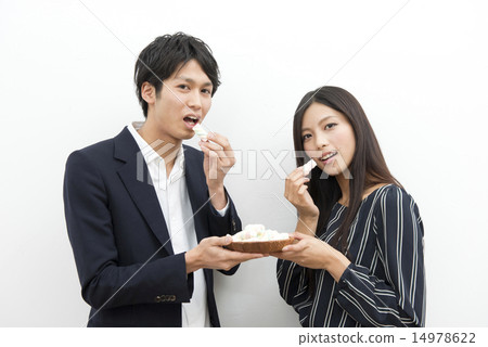 吃甜食的男人和女人 14978622