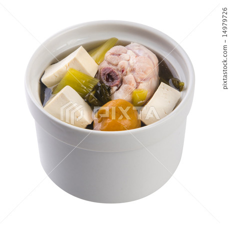 Chicken and herb soup in pot, Chinese food style. 14979726