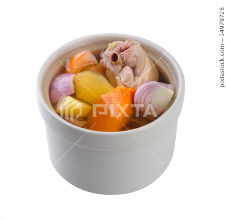 Chicken and herb soup in pot, Chinese food style. 14979728