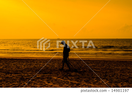 Electronic beach combing, Hua Hin Thailand Electronic beach combing, Hua Hin Thailand 14981197