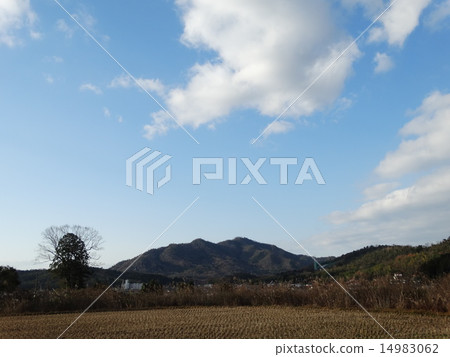 與山的鄉下風景 與山的鄉下風景 14983062