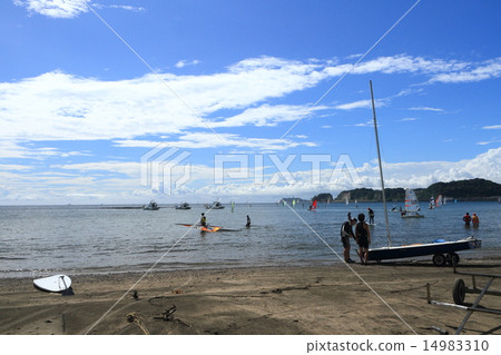 The sea faces the sea from Taki-za coast 14983310