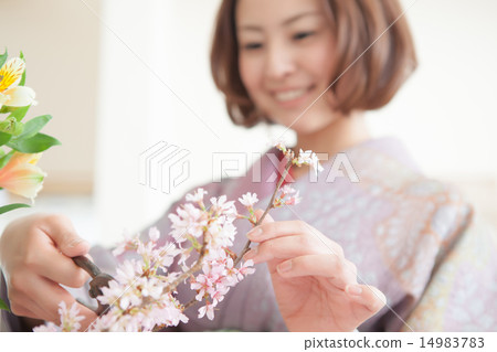 passage through audience to stage, female, lady 14983783