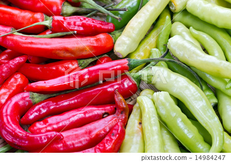 red and green thai goat pepper 14984247