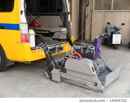 帶電梯的長期護理車 帶電梯的長期護理車 14984702