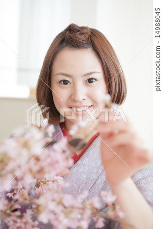 floral arrangement, arrange flowers, female 14988045