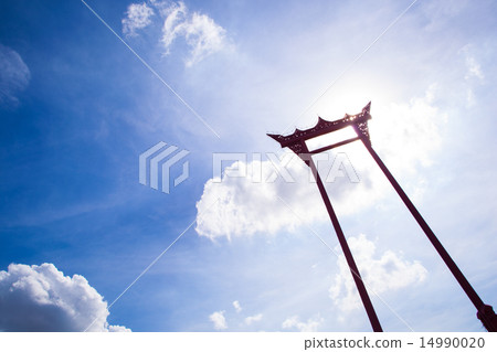Giant Swing. 14990020