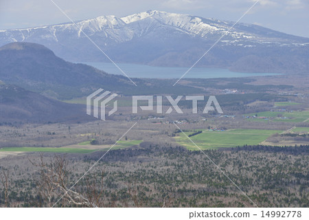 View of Lake Kussharoko and Mt. Anko / Hokkaido Teshikaga Town View of Lake Kussharoko and Mt. Anko / Hokkaido Teshikaga Town 14992778
