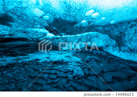 Ice Cave 14996023