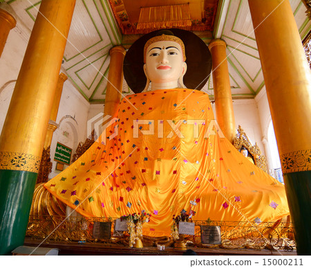 Buddha statues in Shwedagon Pagoda, Yangon 15000211