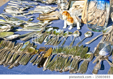 bric-a-brac market with cutlery 15003693