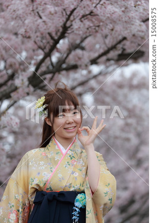 10.20 Japanese woman hakama in her twenties 15008575