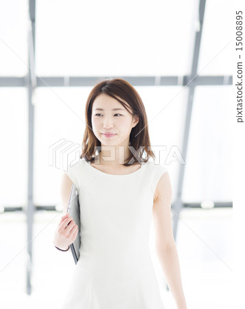 年輕的女士 15008895