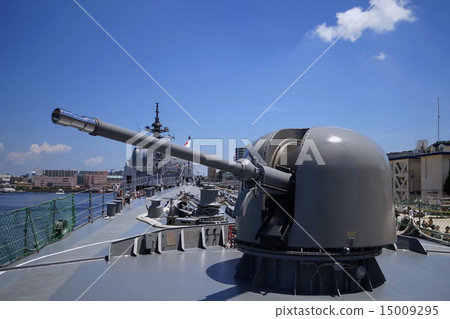 Escort ship Yuugiri main gun / single shooting gun (Maritime Self Defense Force Yokosuka Station) Escort ship Yuugiri main gun / single shooting gun (Maritime Self Defense Force Yokosuka Station) 15009295