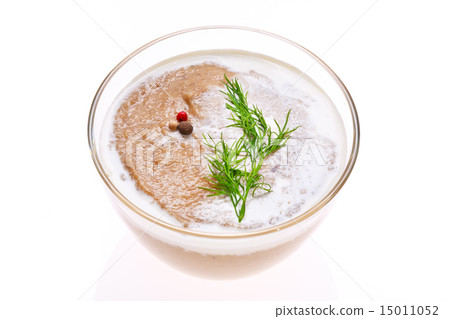 Creamy mushroom soup 15011052