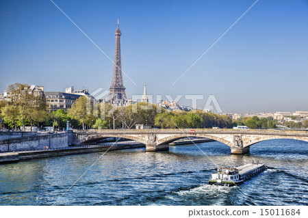 Eiffel Tower with boat on Seine in Paris, France 15011684