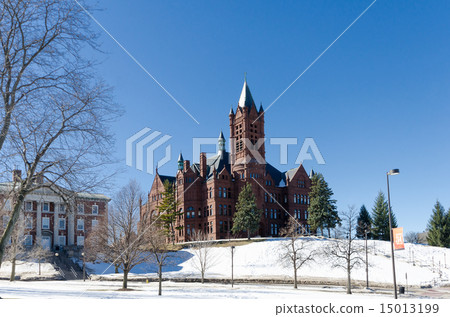 University of Syracuse John Crouse College of Fine Arts University of Syracuse John Crouse College of Fine Arts 15013199