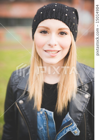 young beautiful blonde straight hair woman 15014984