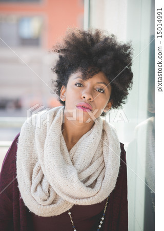 beautiful black curly hair african woman 15014991