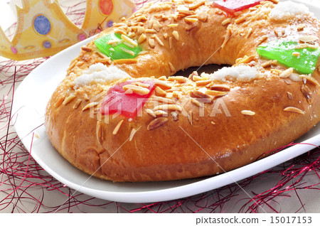 roscon de reyes, spanish three kings cake roscon de reyes, spanish three kings cake 15017153