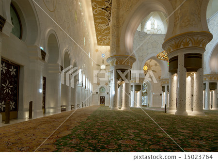 Abu Dhabi Sheikh Zayed White Mosque in UAE 15023764