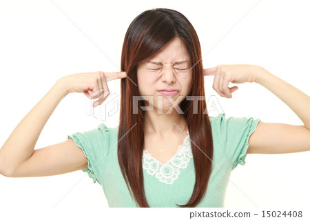 Noisy women 15024408