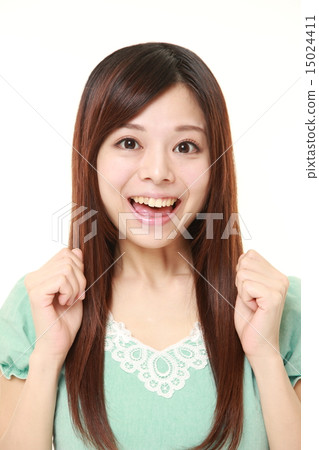 欣喜的女人 15024411
