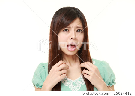 女人們感到震驚 女人們感到震驚 15024412