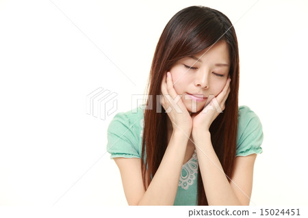 A woman who does not do it 15024451