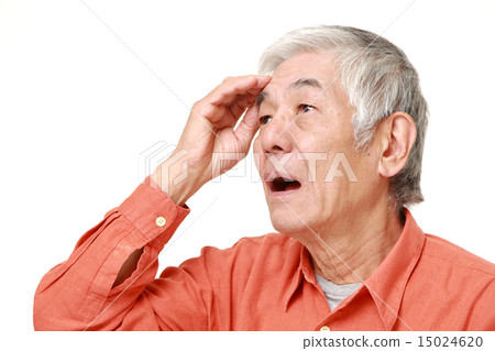 Elderly people in Alzheimer 15024620