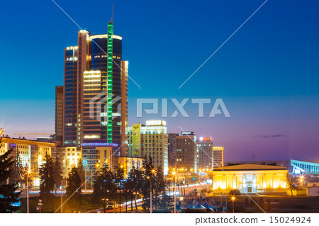 Minsk At Night Scene Street. Building 15024924