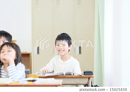 小學學生形象 小學學生形象 15025839
