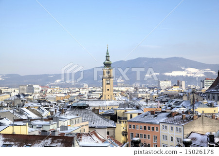 Cityscape of Linz from Linzer Schloss. Linz, Austr 15026178