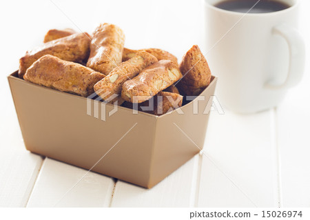 almond cookies 15026974