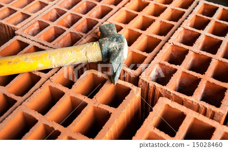 Hollow brick with hammer 15028460