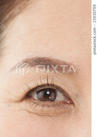 Middle female profile Middle female profile 15030709