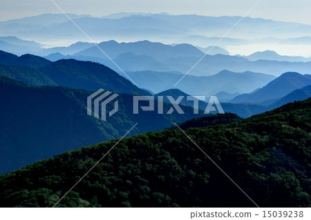 Misty mountain ranges 15039238