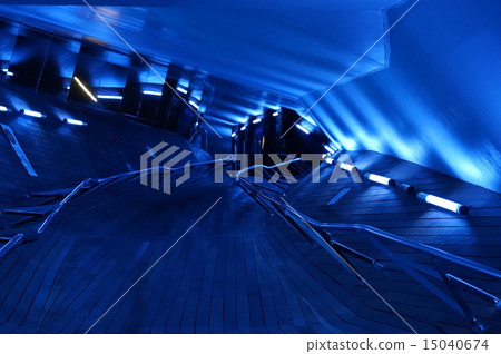 A tunnel 15040674
