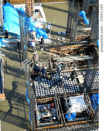 Concrete placing 15041109