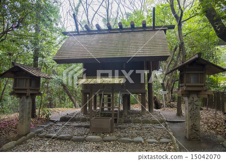A dragon shrine, the precincts company of Atsuta Jingu 15042070