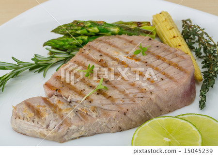 Grilled Tuna steak 15045239