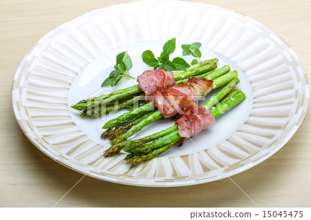 Grilled asparagus with bacon Grilled asparagus with bacon 15045475