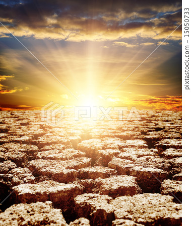 sunset over desert 15050733