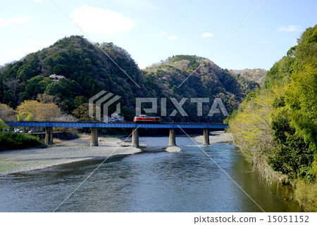 Kuji River and iron bridge and train 15051152