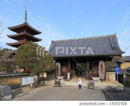 四國佛教第86號佛教寺院“Shitakuji”Nishioono和Hanjiro以及五層寶塔 15052589