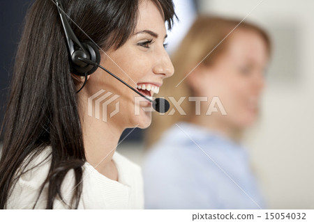 Women in a busy call centre 15054032